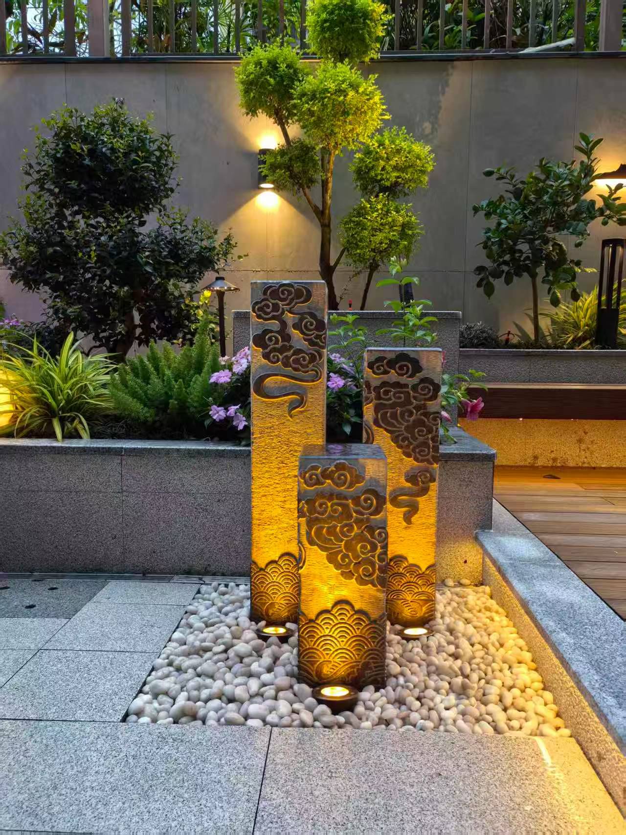 打造治愈系小庭院：极简风格的设计方案与植物搭配建议